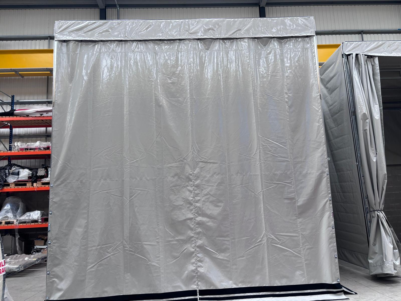 Heavy duty PVC retractable enclosure