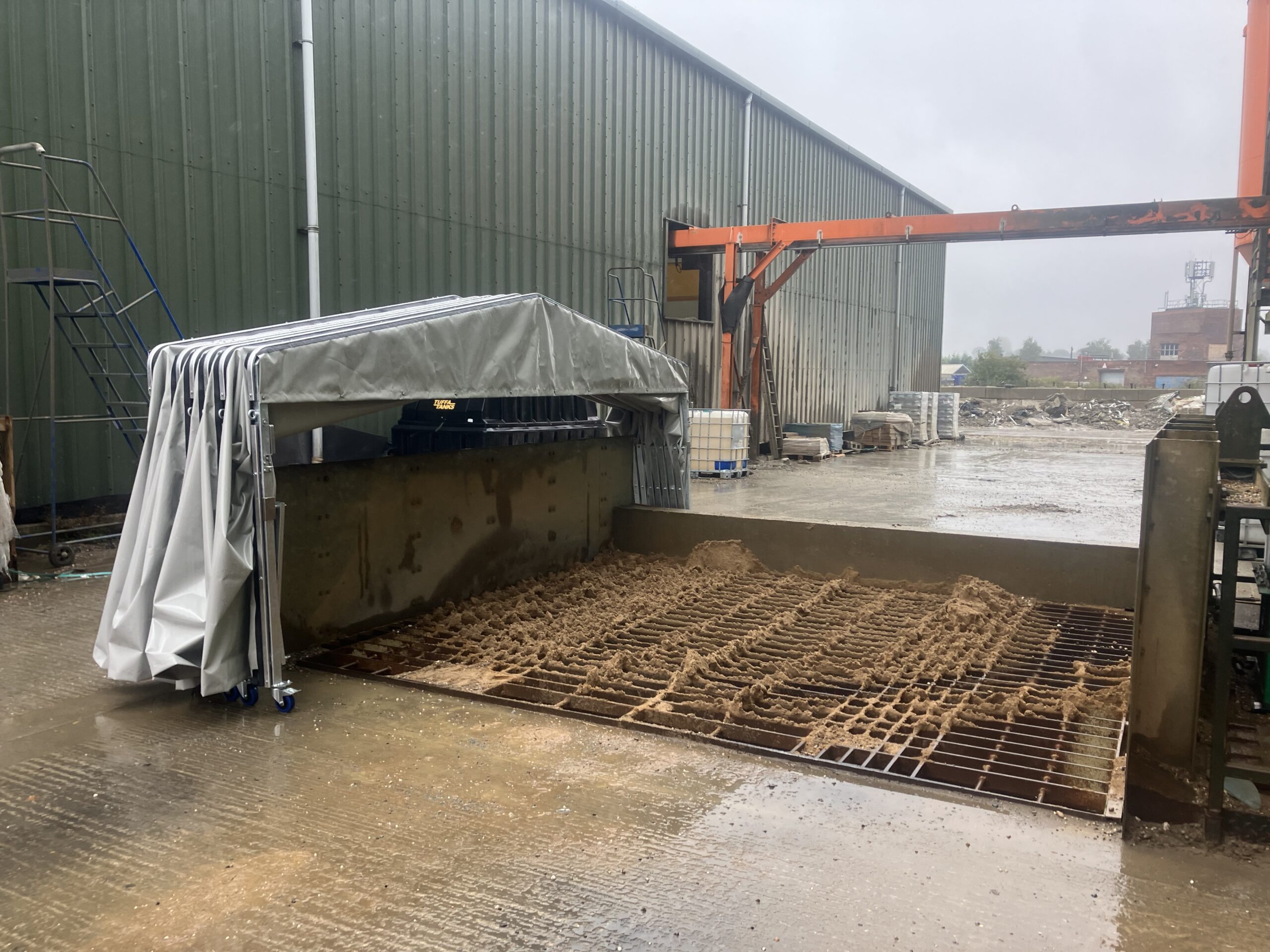 Bespoke retractable hopper cover installed for Van Elle